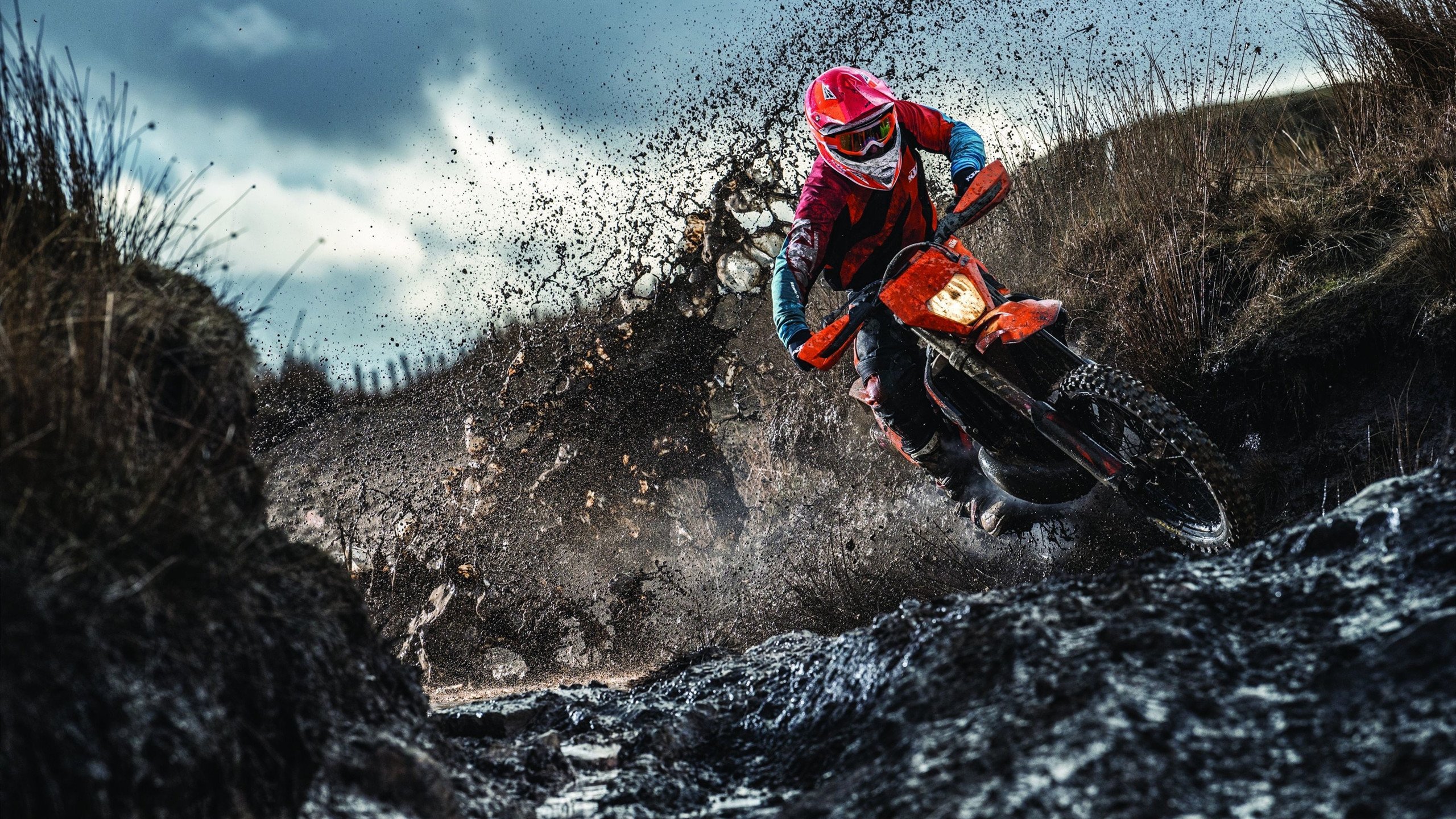 中超球队粉丝经济逐步崛起，市场潜力巨大，中超球迷数量排名