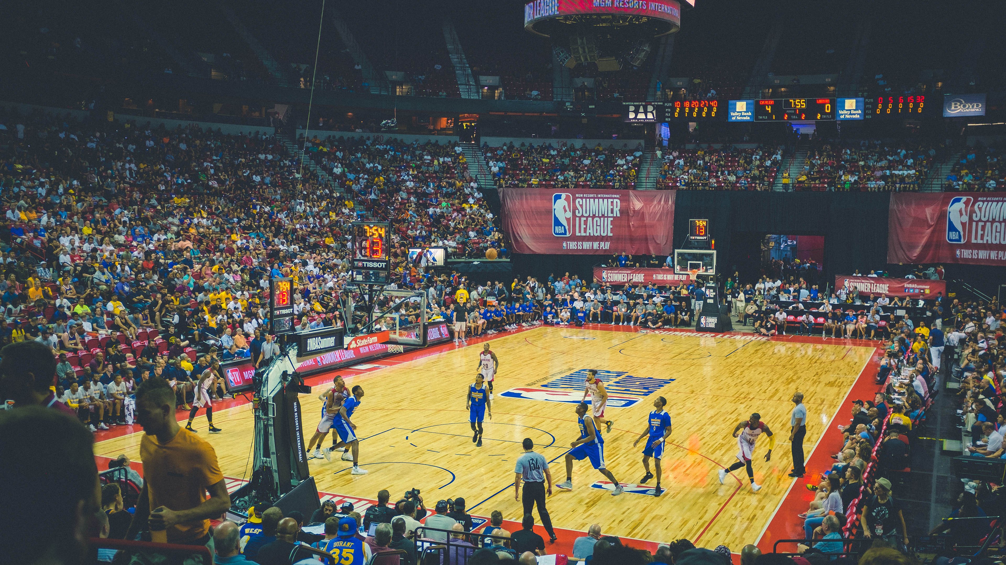 跨境文化：多国运动员线上线下同时竞技